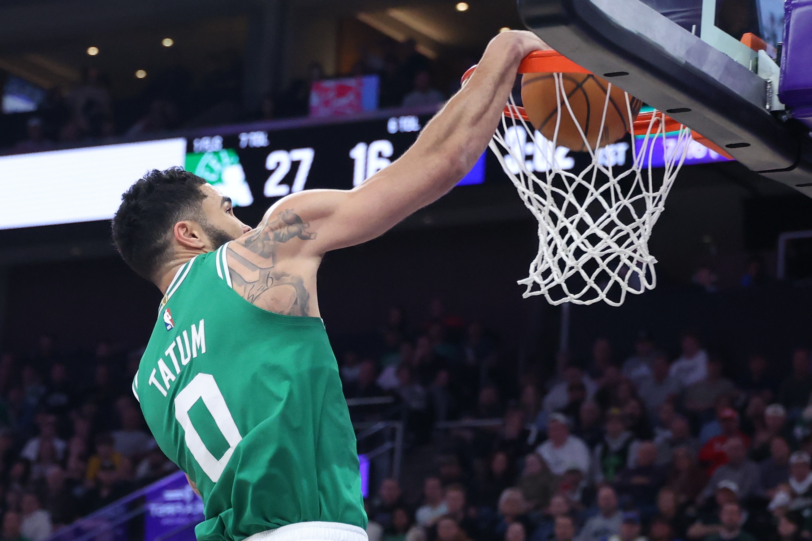 包含塔图姆连续五场比赛得分超过战术调整，西班牙队挑战极限！的词条